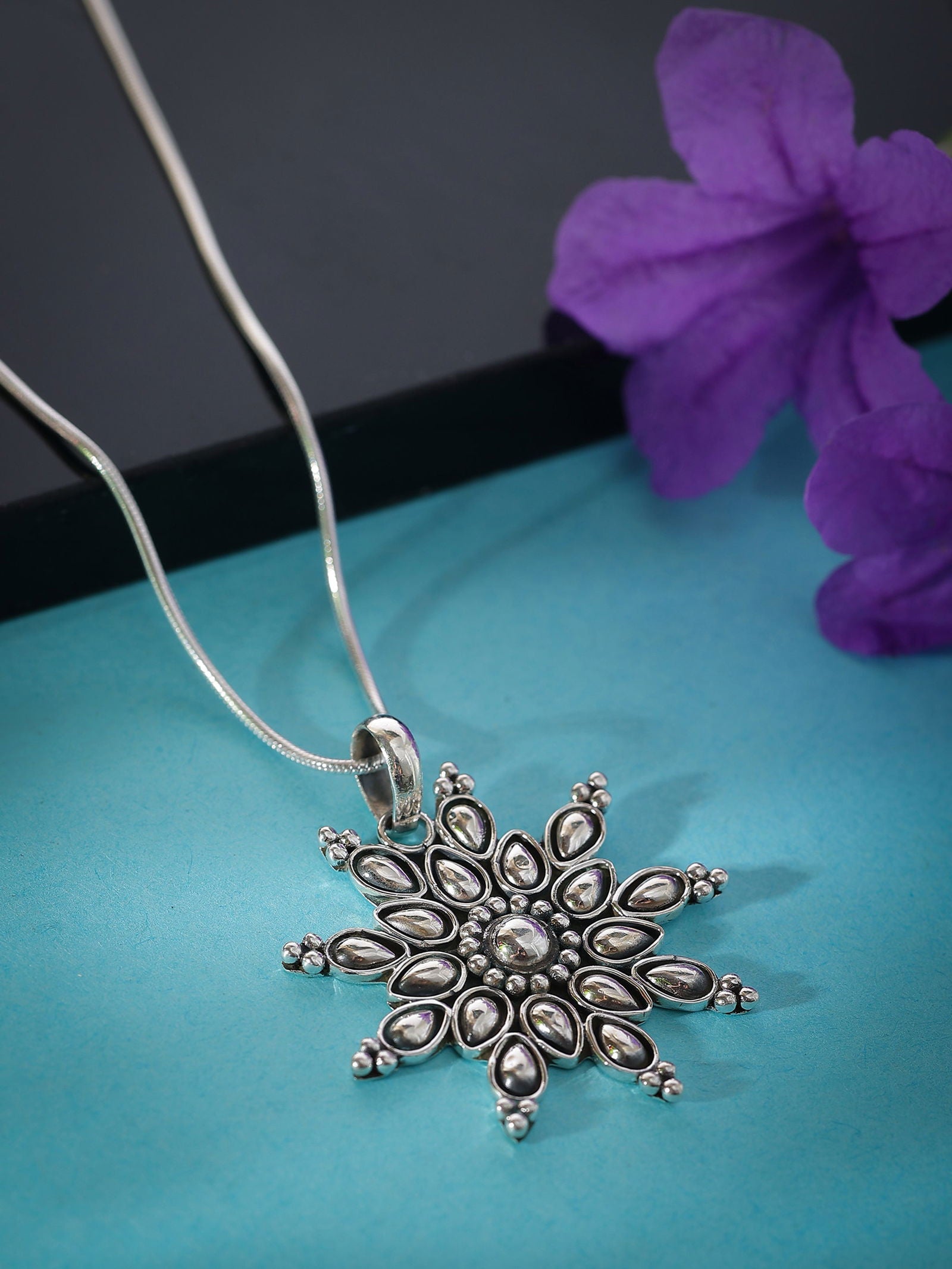 Dridha Antique Necklace in 925 Sterling Silver DM207