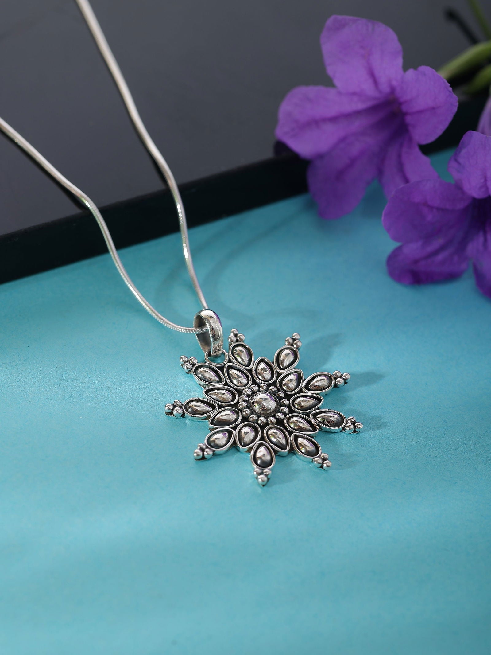 Dridha Antique Necklace in 925 Sterling Silver DM207