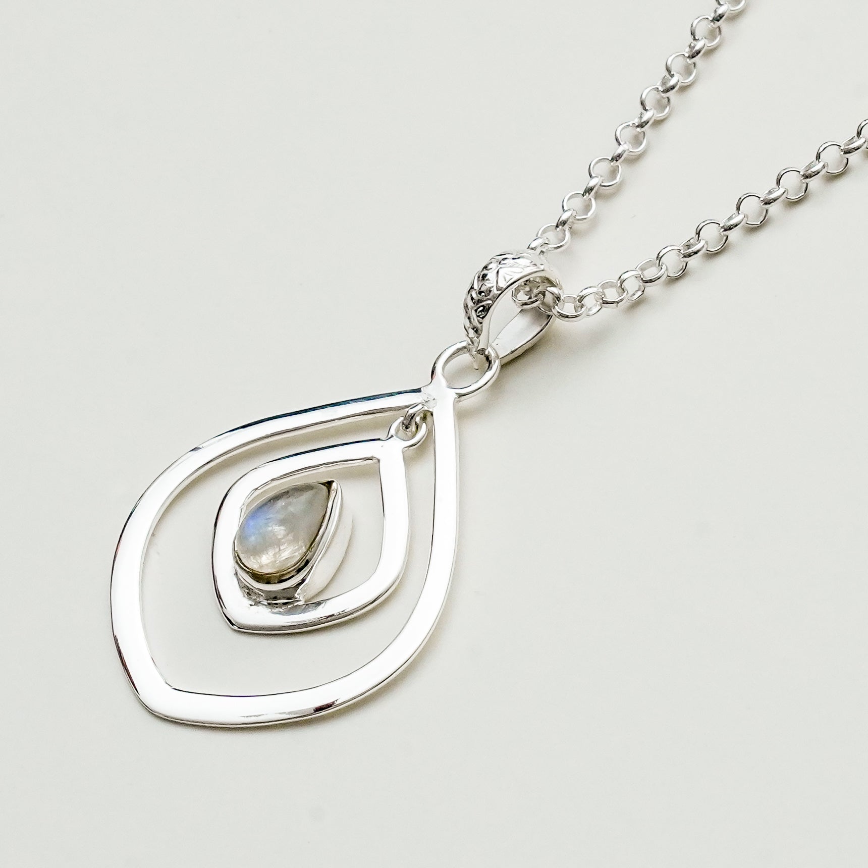 Pendants With Labradorite Gemstone In 925 Sterling Silver - Mohnaa Jewels