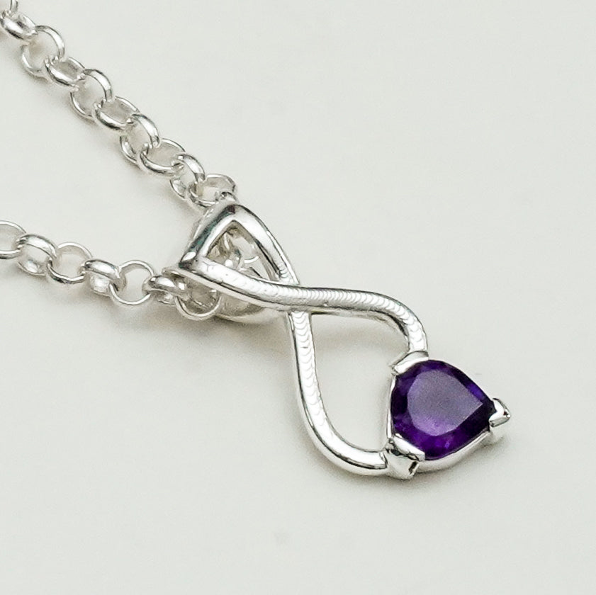 Elegant Pendant with Amethyst Gemstone in 925 Silver - Mohnaa Jewels