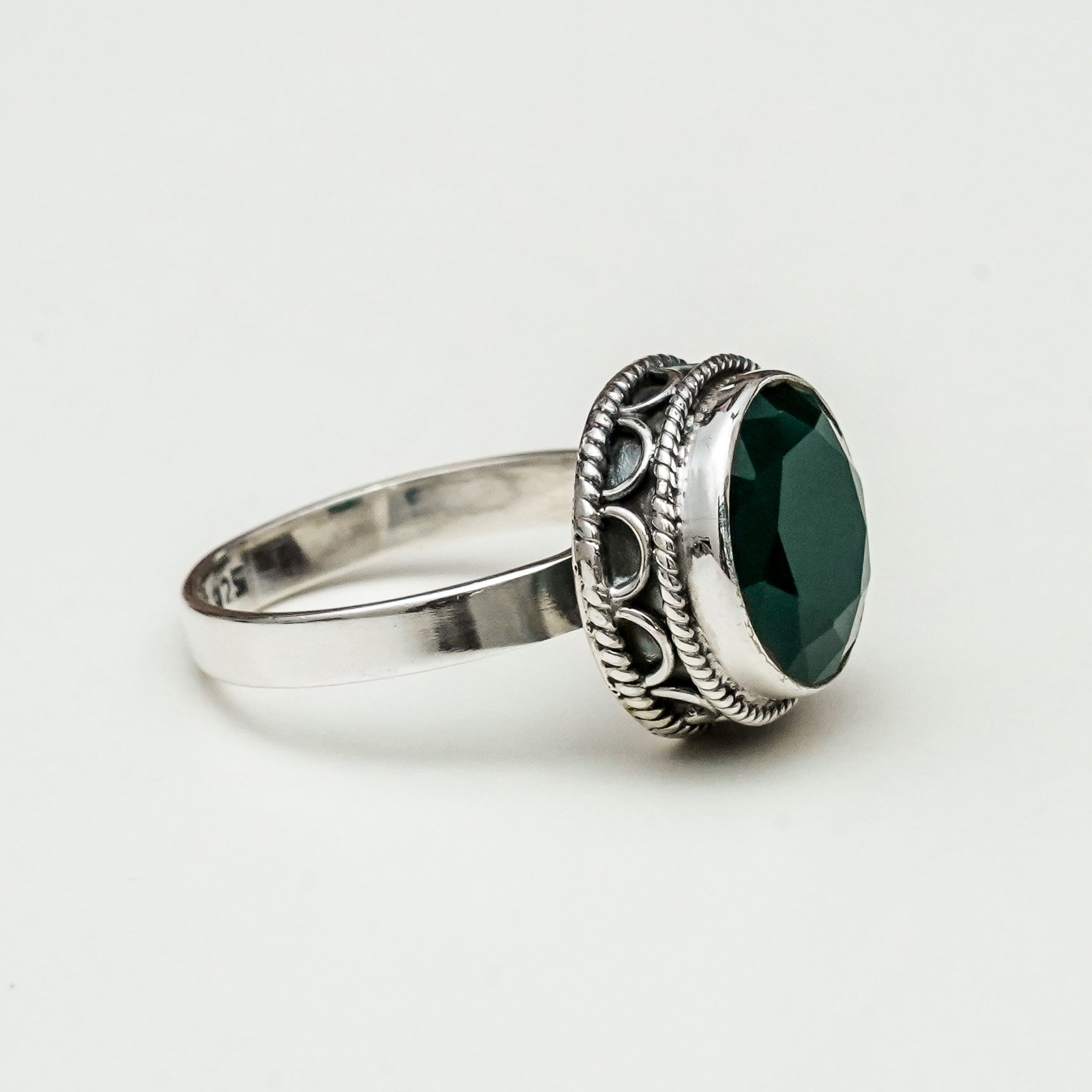 Green Eye Sterling Silver Ring - Mohnaa Jewels