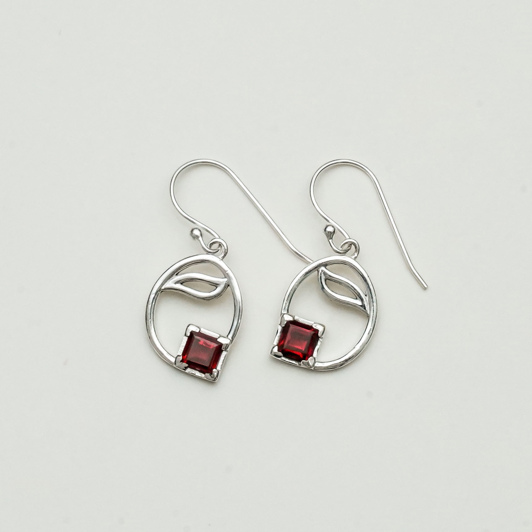 Simple Earrings With Garnet Gemstone in High Quality 925 Sterling Silver - Mohnaa Jewels