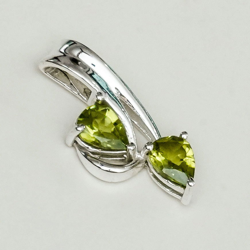 Modern Pendant With Peridot Gemstone In Fine Sterling Silver