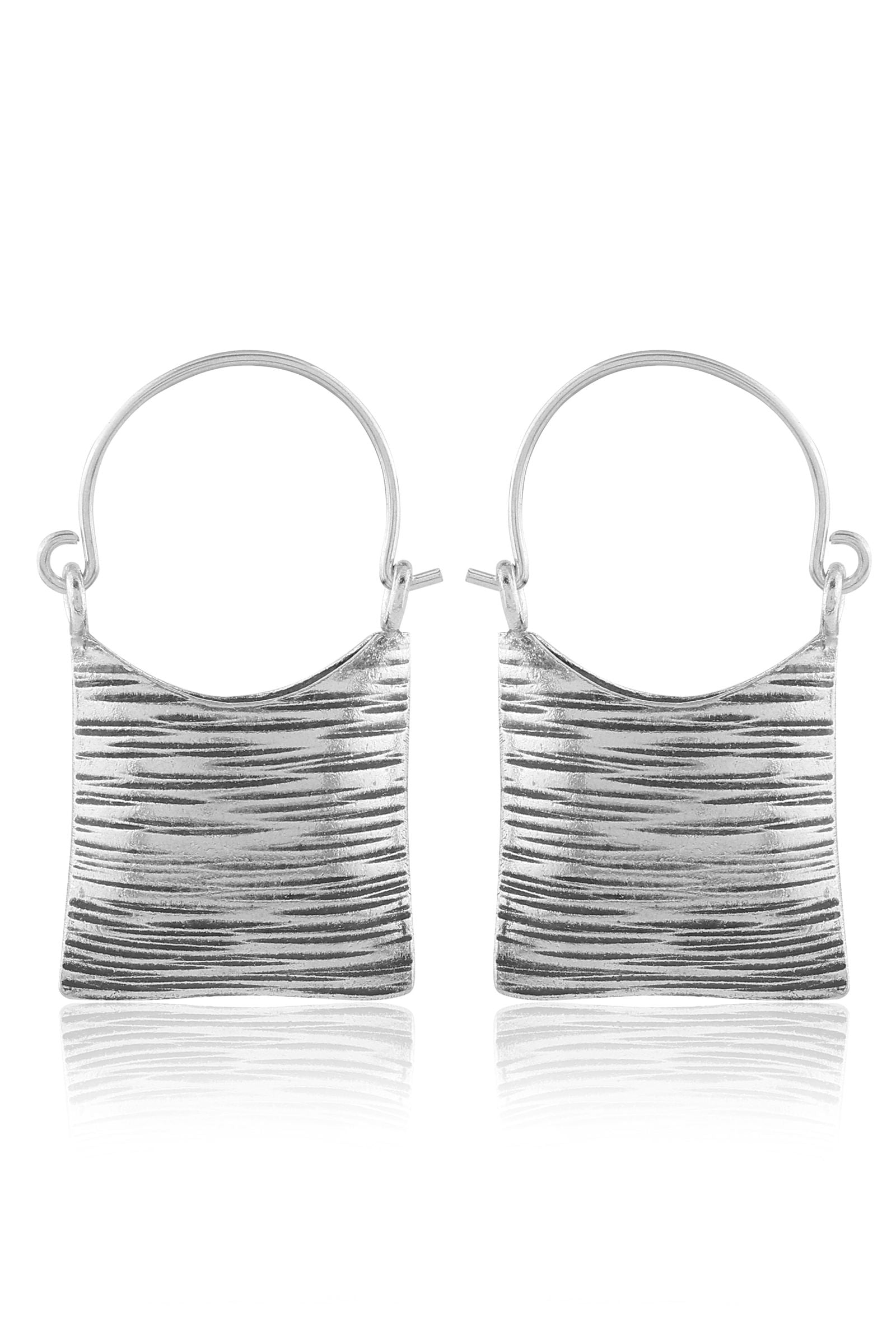 Mohnaa Basket Earring