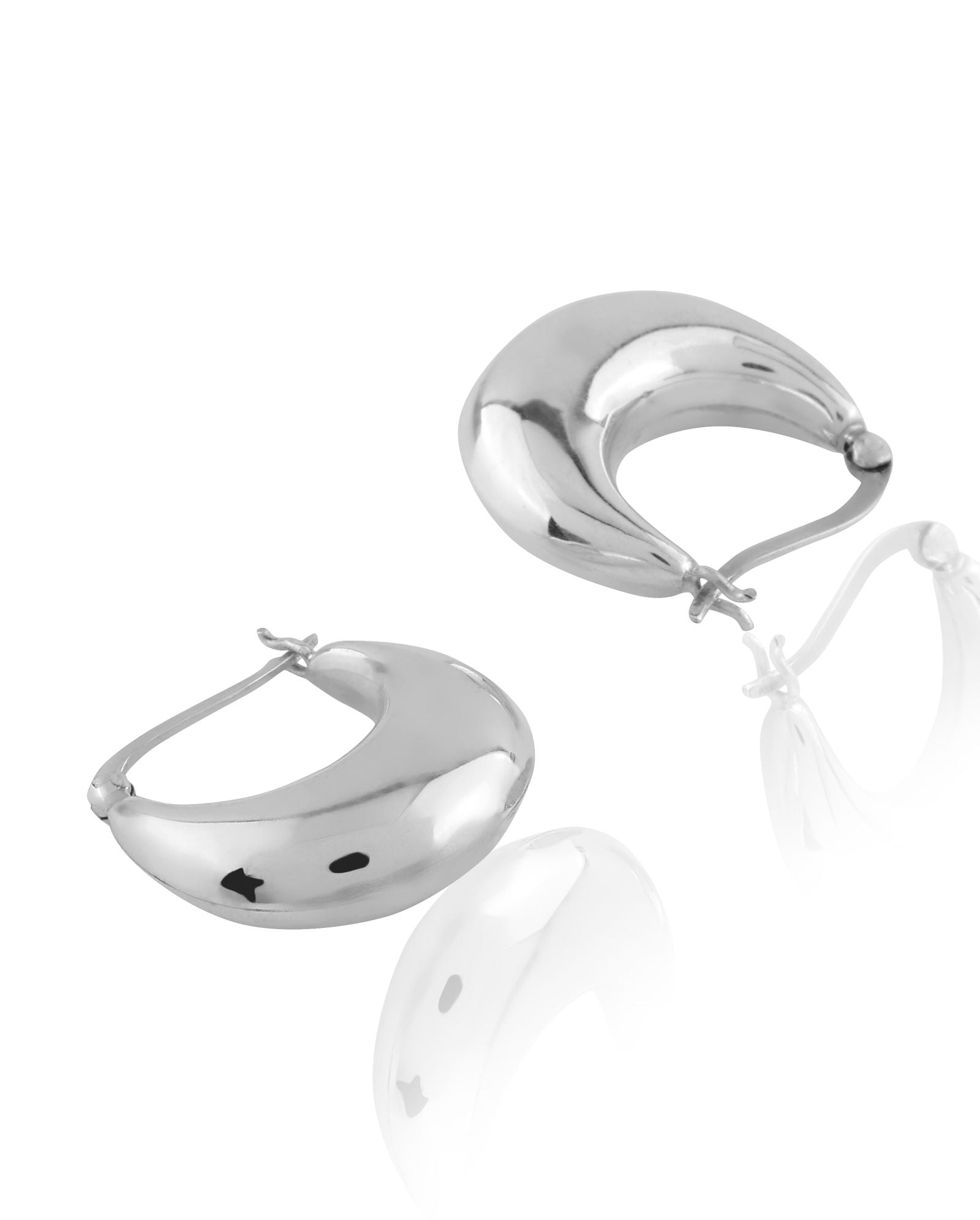 Mohnaa Crescent Moon Earring