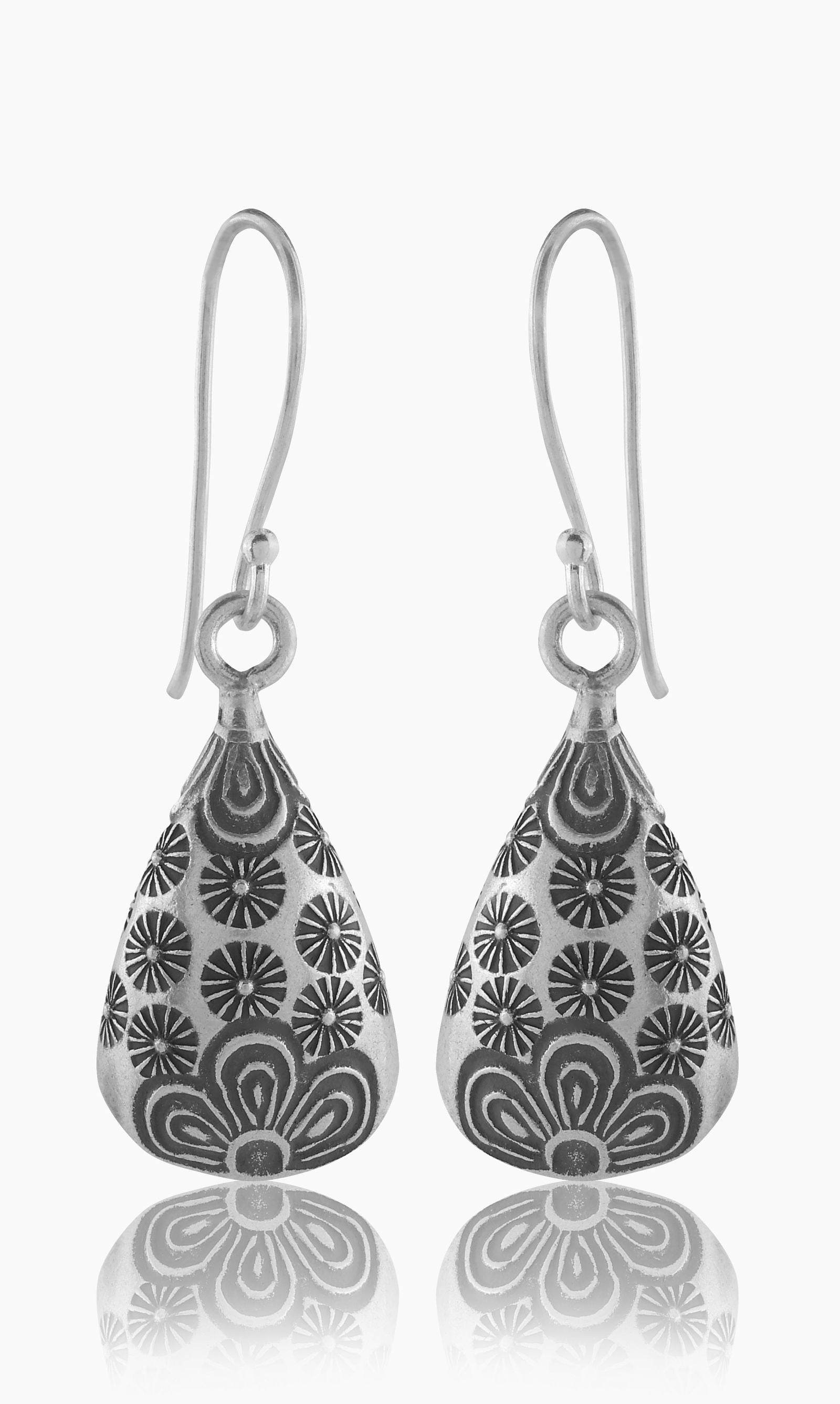 Mohnaa Sea Shell Earring