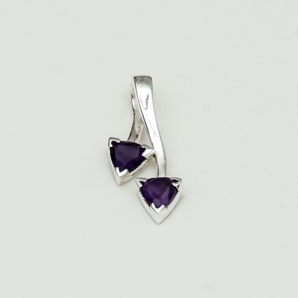 Arrow Pendant With Amethyst Gemstone In Sterling Silver - Mohnaa Jewels