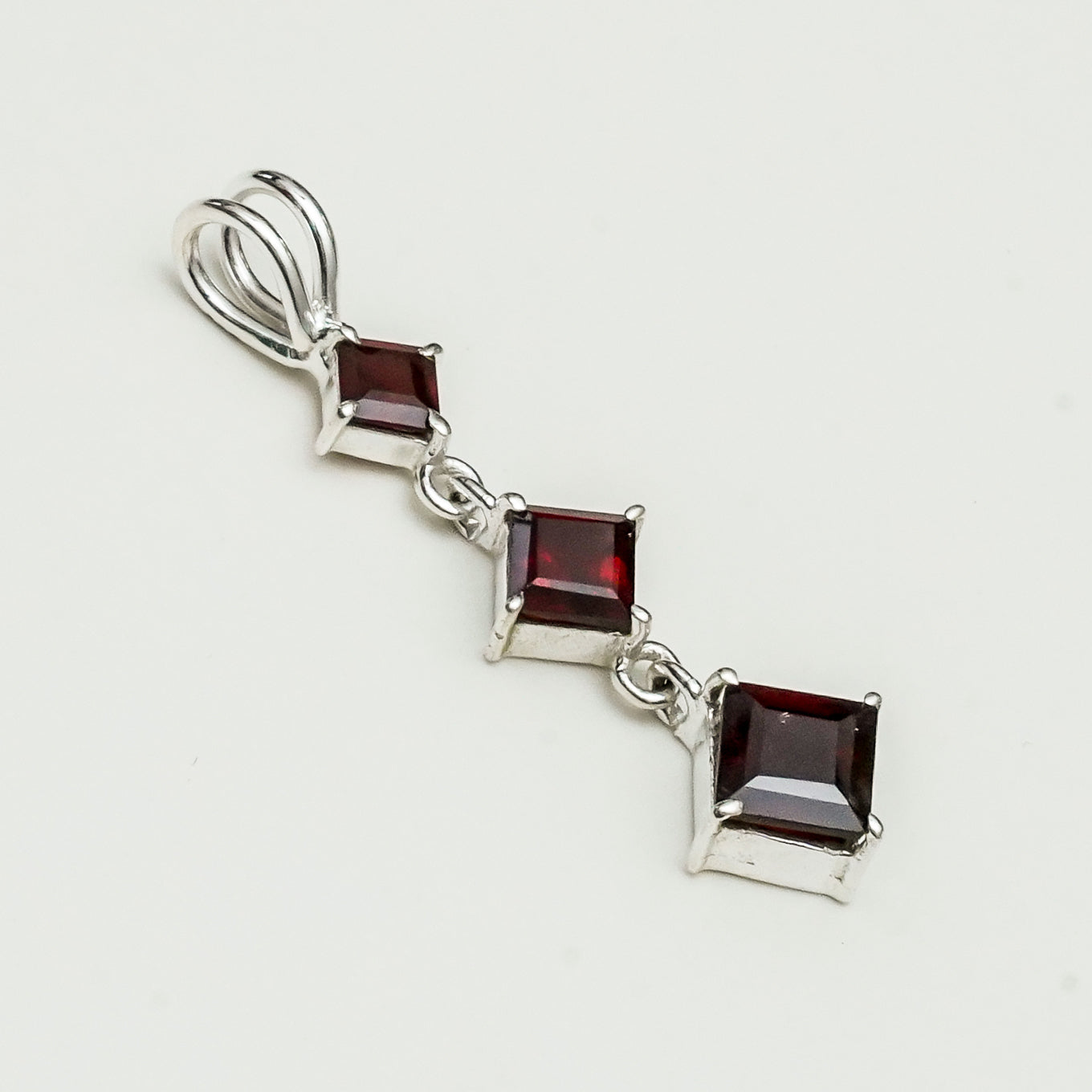 Simple Pendent with Garnet Gemstone in 925 Silver Pendants