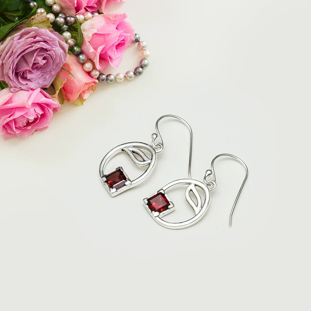 Simple Earrings With Garnet Gemstone in High Quality 925 Sterling Silver - Mohnaa Jewels