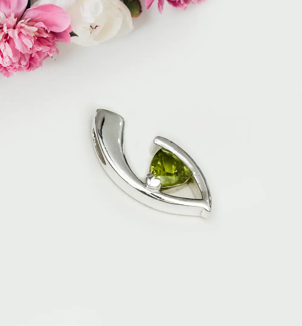 Minimalist Pendant With Peridot Gemstone in Fine Sterling Silver - Mohnaa Jewels